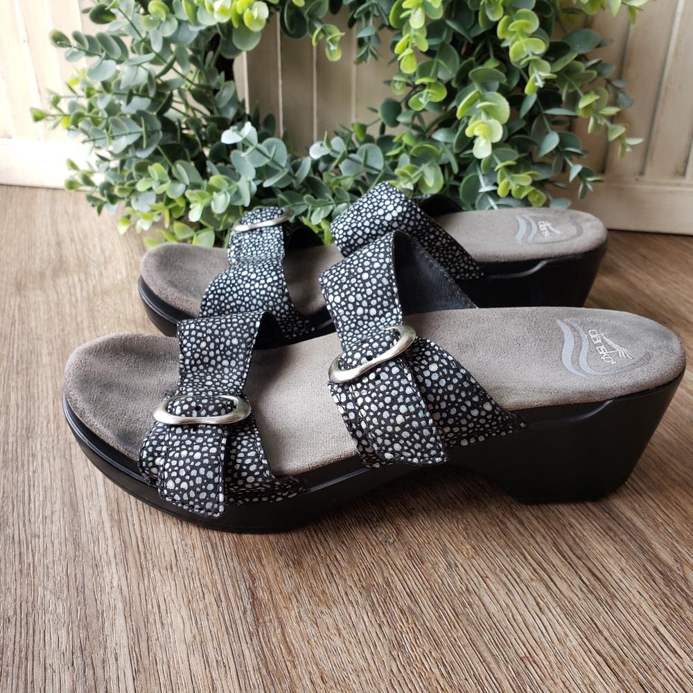 Dansko Women's Black Shagreen Sophie Leather Sandal EU 37 US 6.5-7